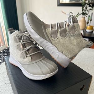 NEW with Box | SOREL Out n About III, sz 6.5